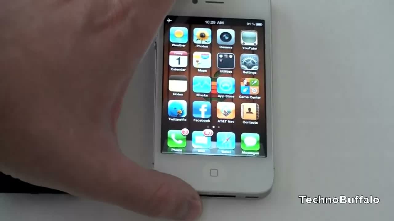When the white iPhone 4 was unboxed using a conversion kit
