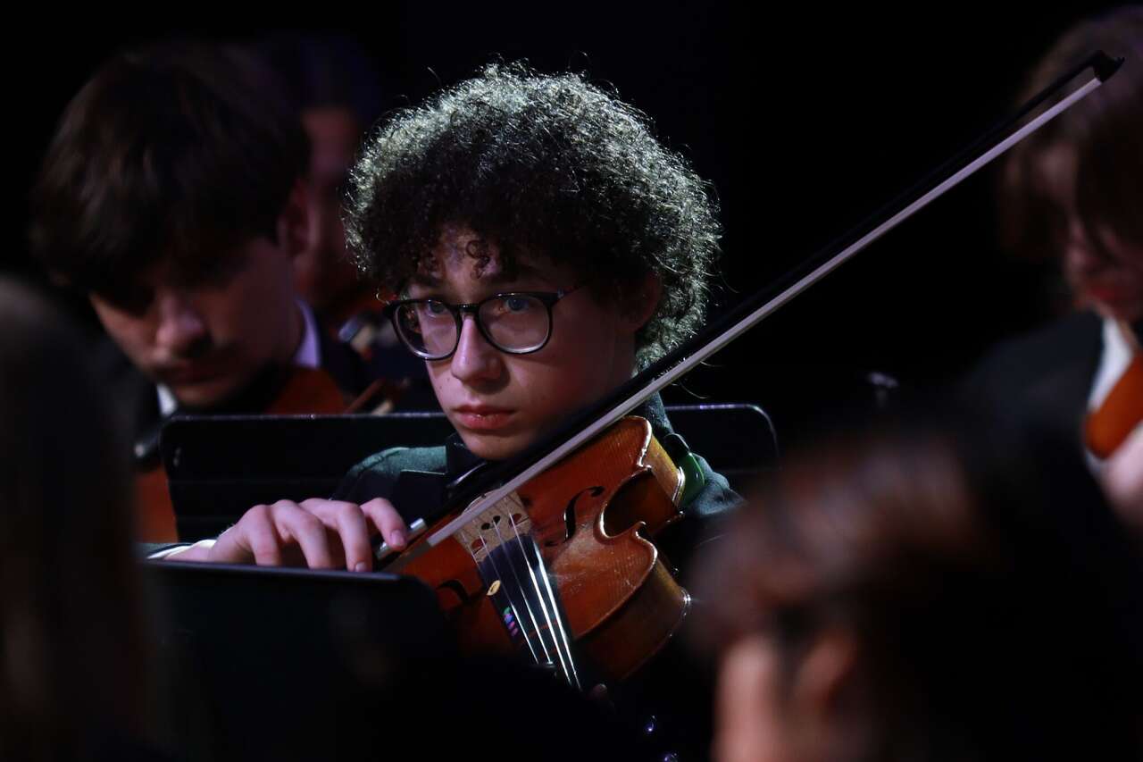 Edwardsville High School orchestra showcases student soloists at fall ...
