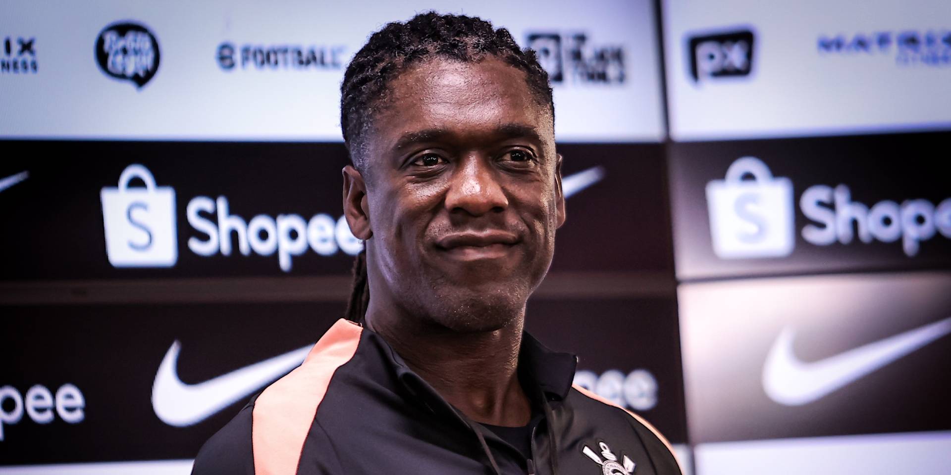 Seedorf onderwerp van gesprek in Brazilië: stelde zelfs nieuw clublied voor