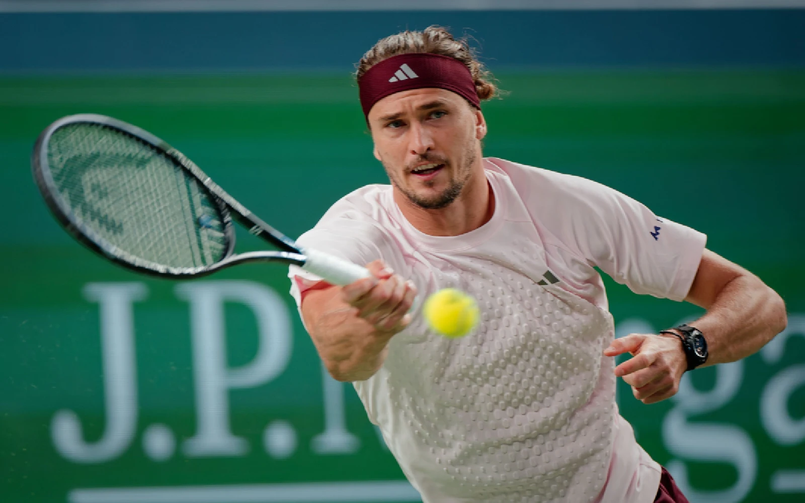 Zverev cruises past De Minaur to reach Shanghai semi-finals