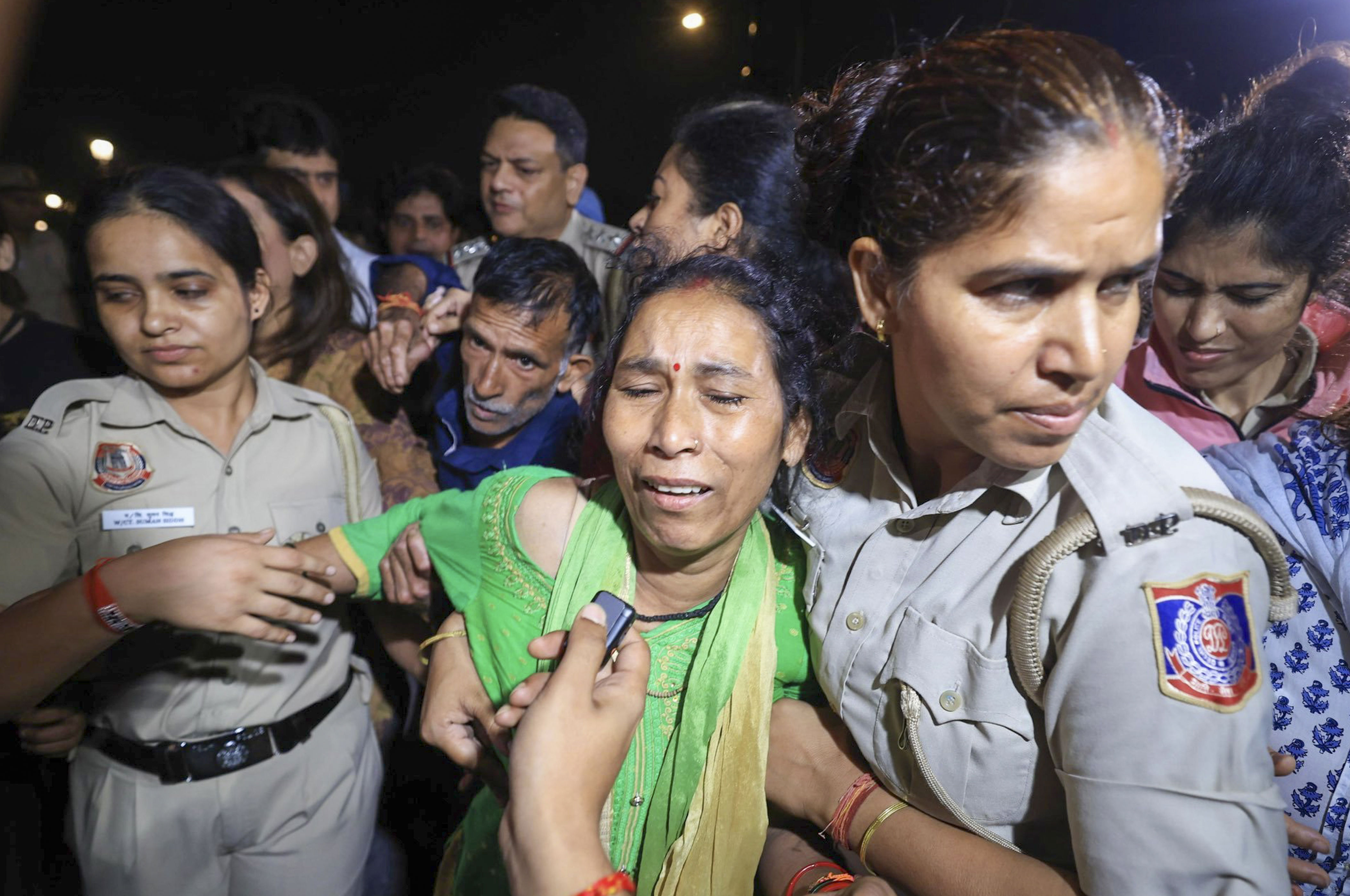 Ankita Bhandari murder: UKD Cong protests outside governor's house ...