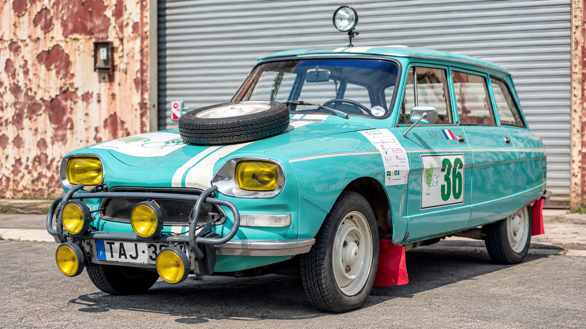Tiff Needell pushes James May’s Citroen Ami to its limit