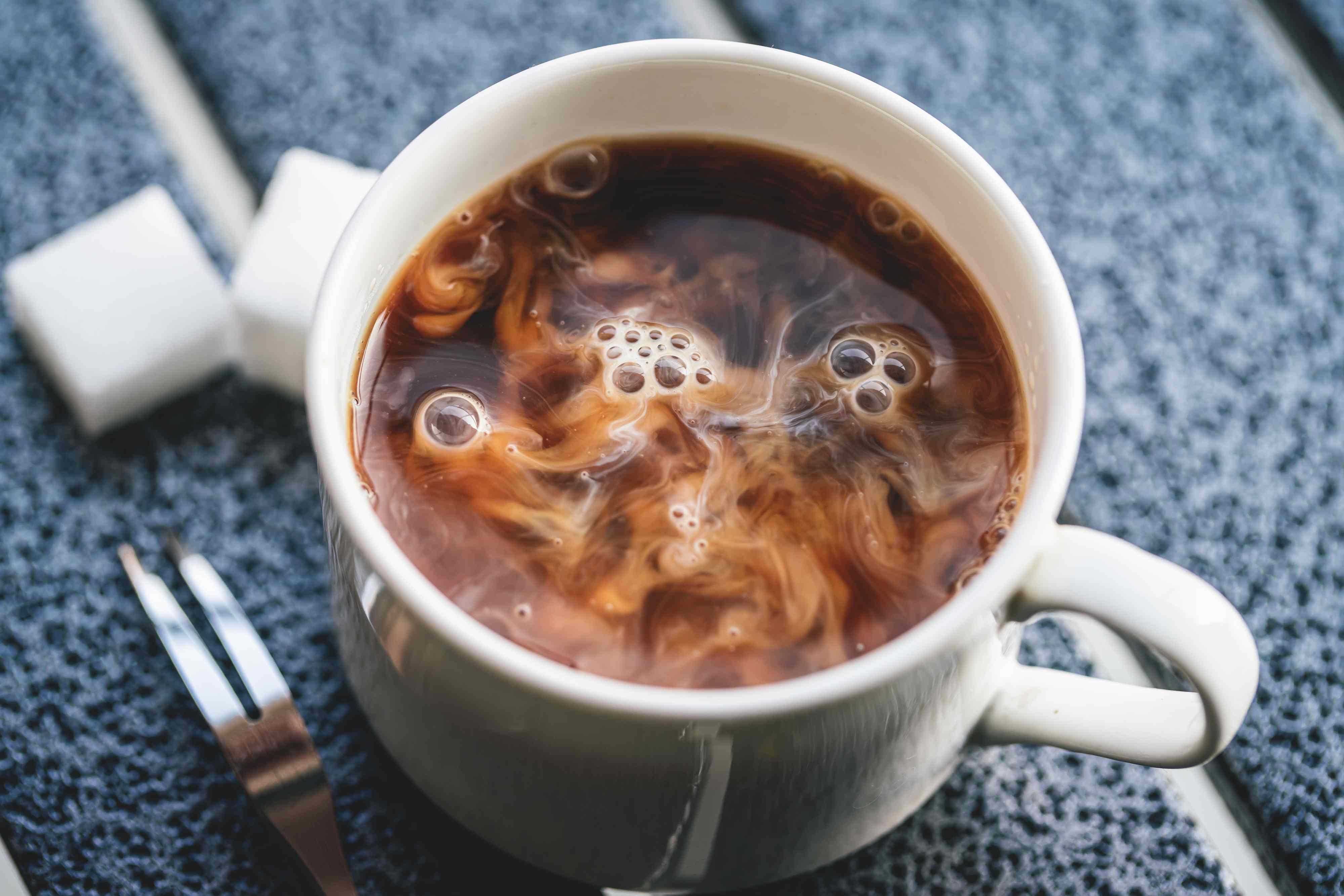 4 ingredients to avoid in your coffee creamer
