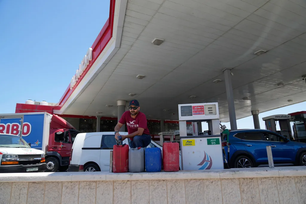 Federal agency eliminates fuel-additive regulations to save over $500 ...