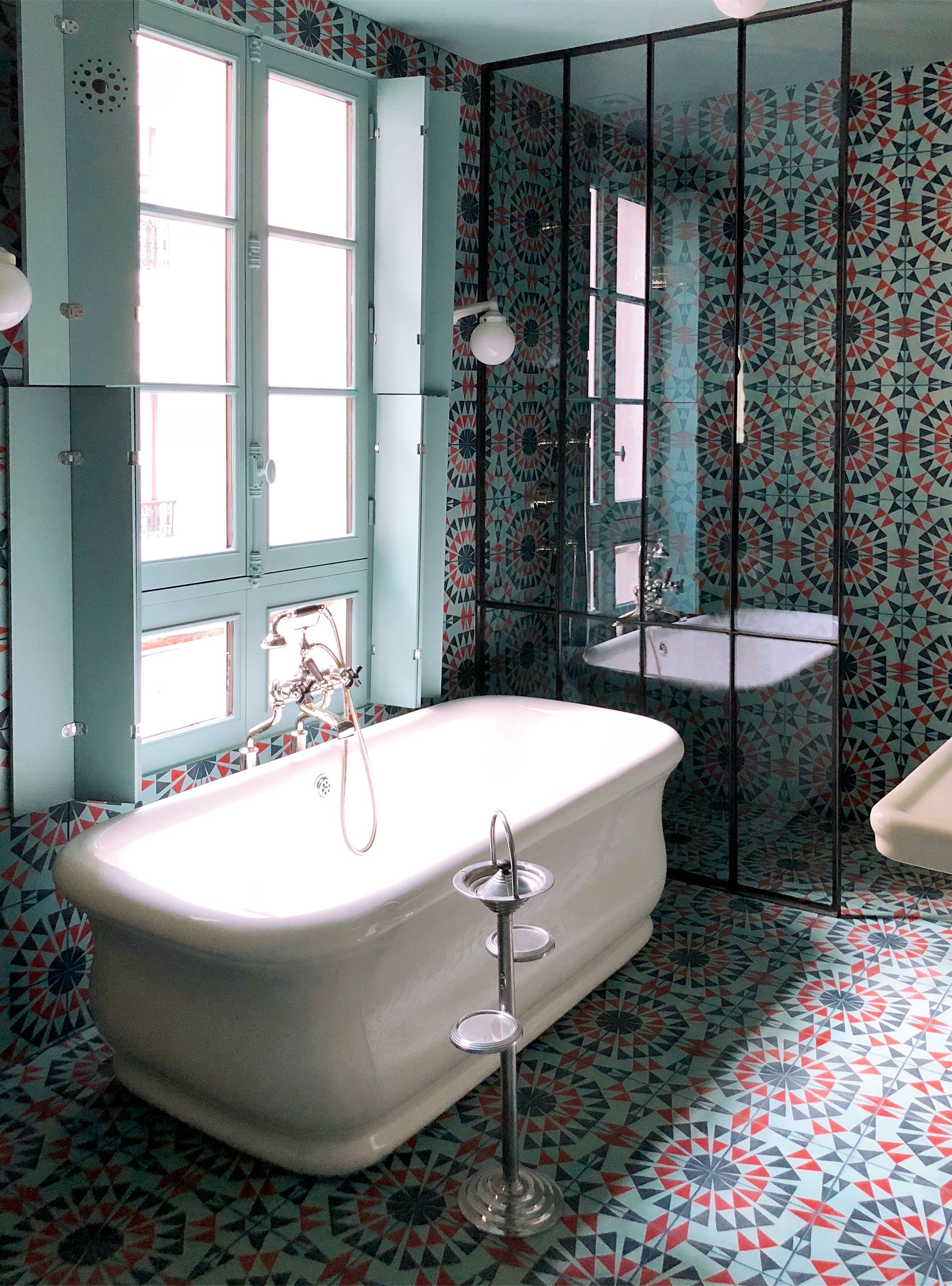 Bright and beautiful bathroom color ideas