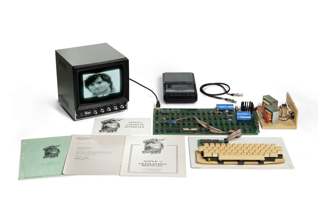 Rare computer signed by Steve Wozniak, with Steve Jobs letter, sells ...