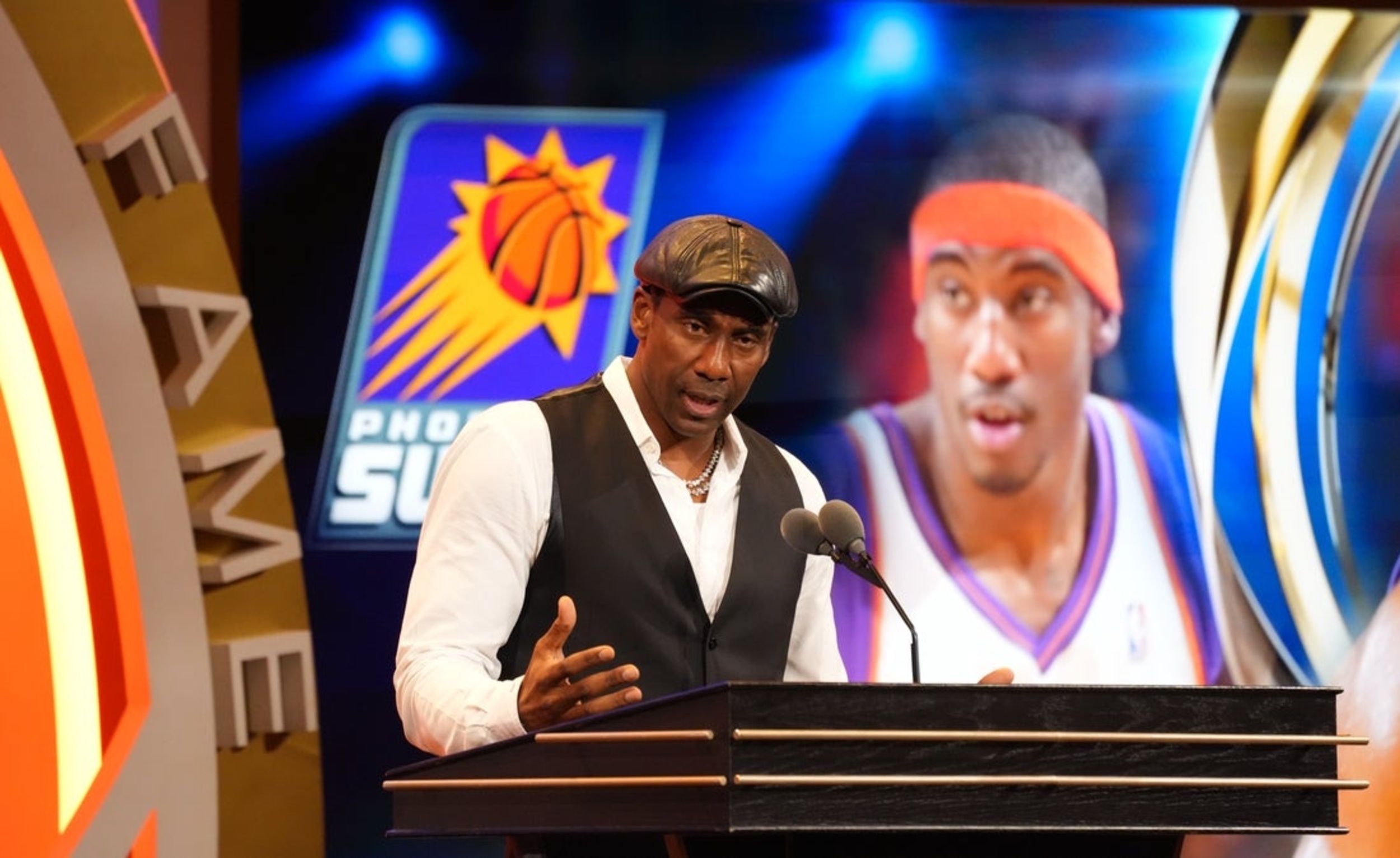 Amar'e Stoudemire goes from Miami Heat to Miami police officer