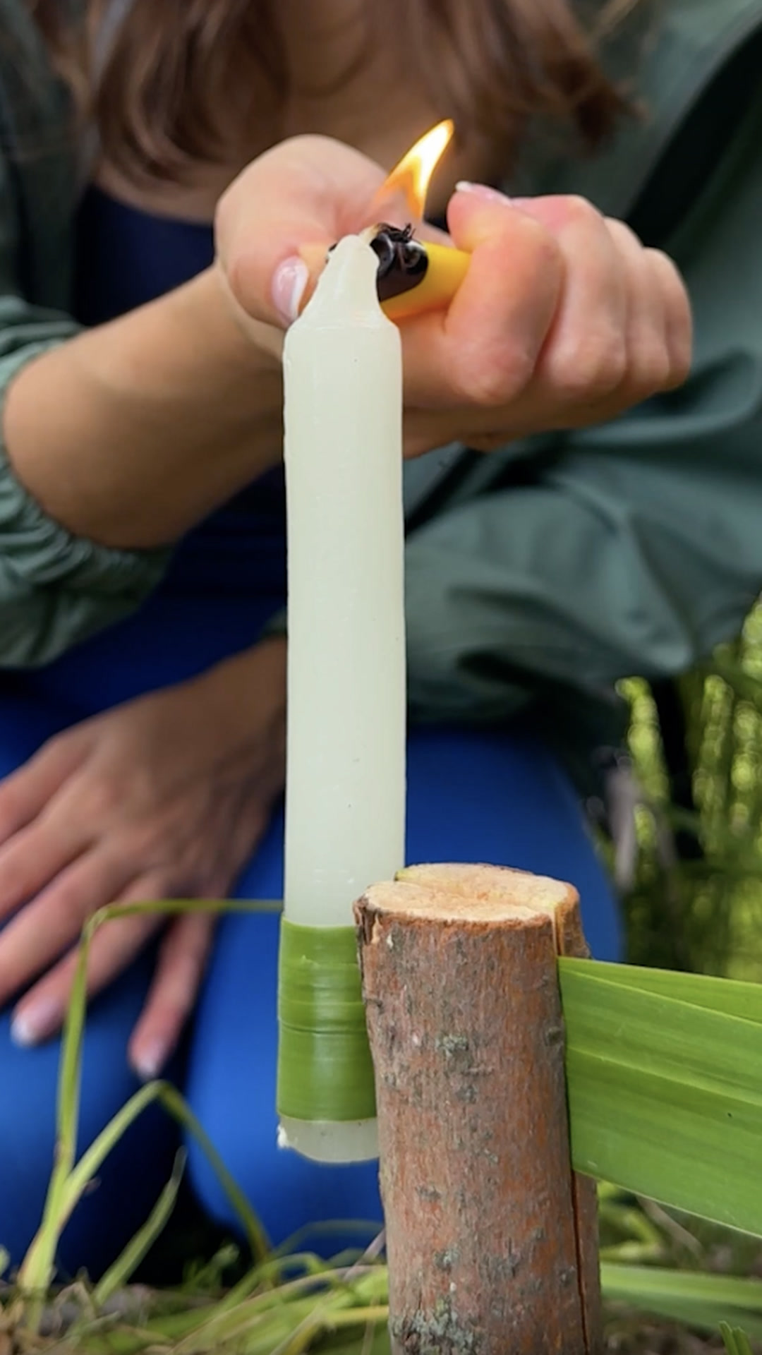 How to make a beautiful candle holder using free materials