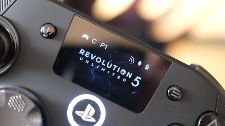 This surprise pro PS5 controller reminds me of the PS4, in the very ...