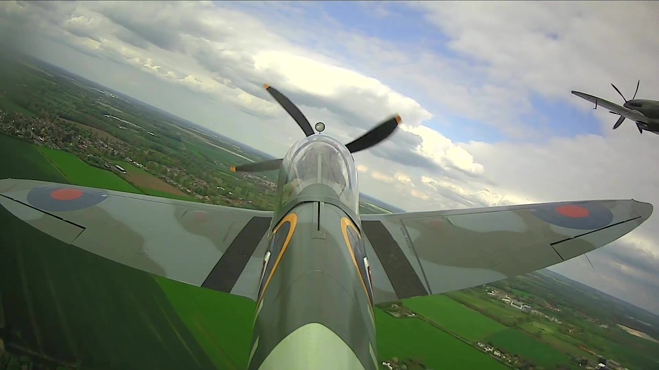 Two WW2 Spitfires fly a dogfight in unedited footage (part 2)