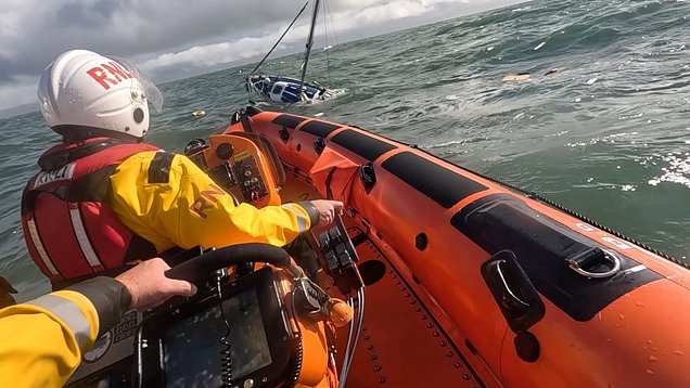 RNLI rescue sailor whose boat ran aground and sank in Bristol Channel