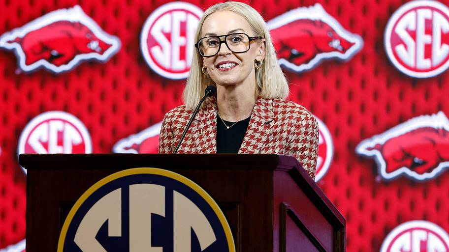Growth must come quickly for Musick, Razorbacks to avoid dubious record