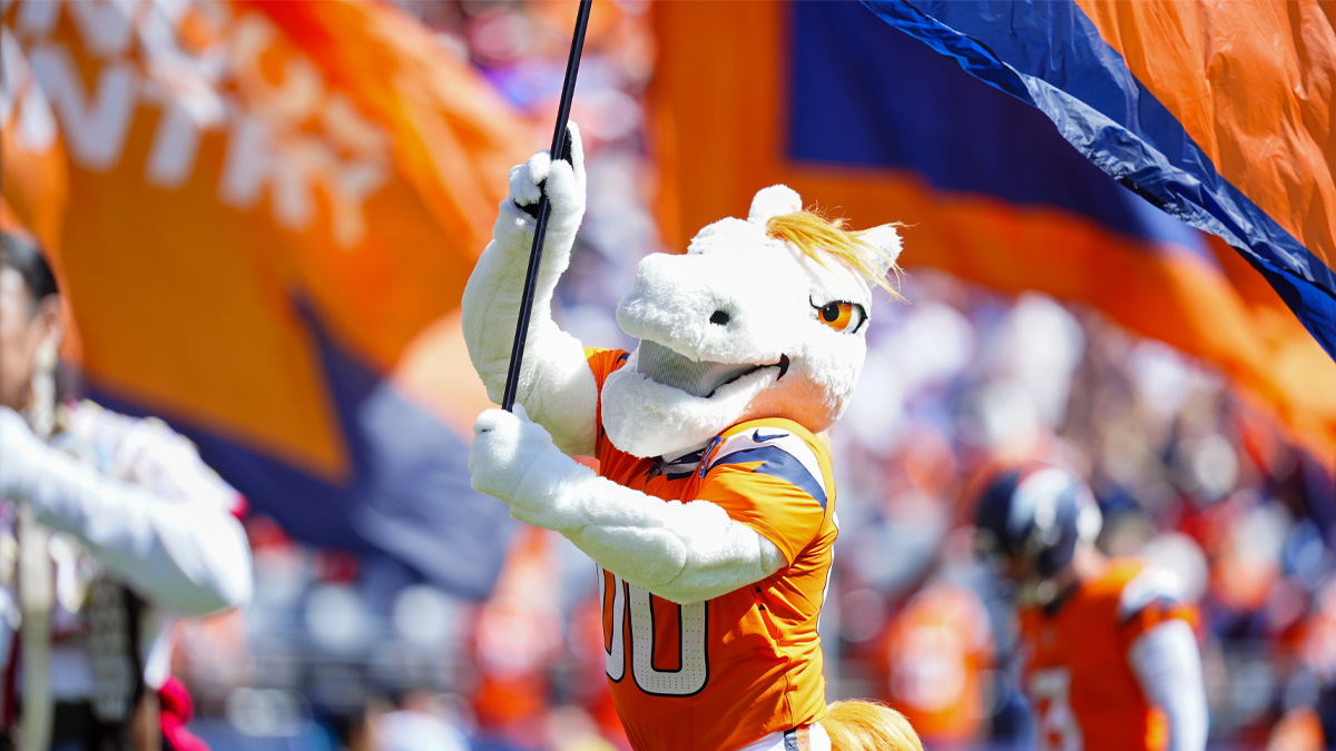 Broncos’ perfect Tony Pollard trade offer to Titans before 2026 NFL ...