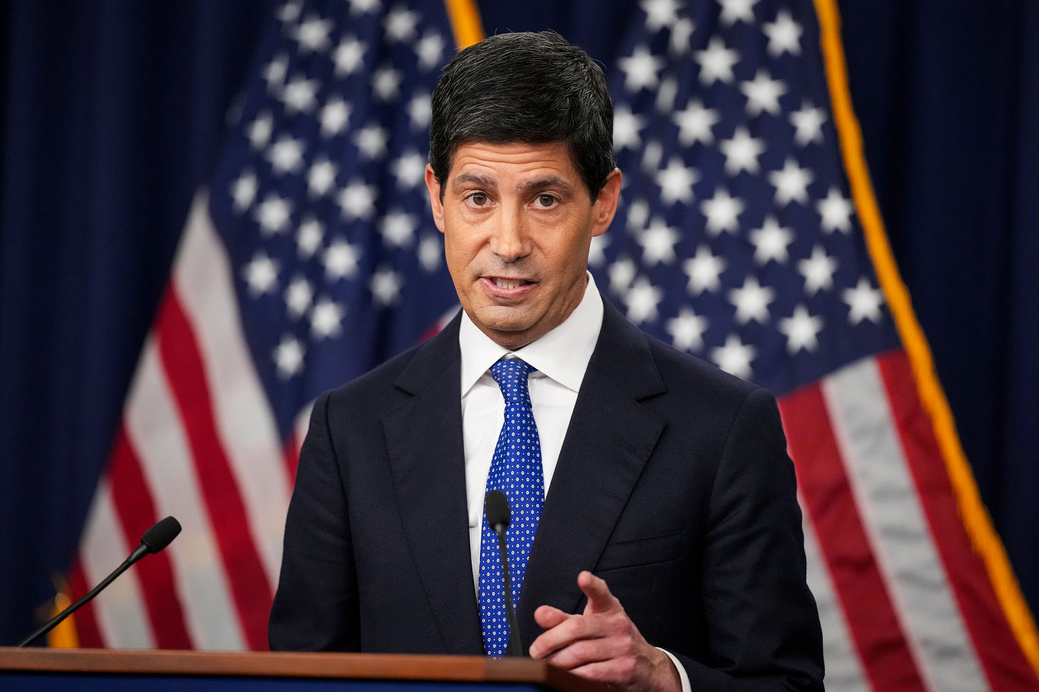 Will the Fed raise interest rates this month? A Kevin Warsh speech ...