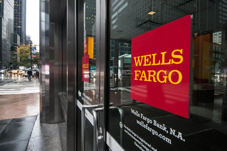 Wells Fargo, Merrill Lynch to pay $4.4 million for alleged commission ...