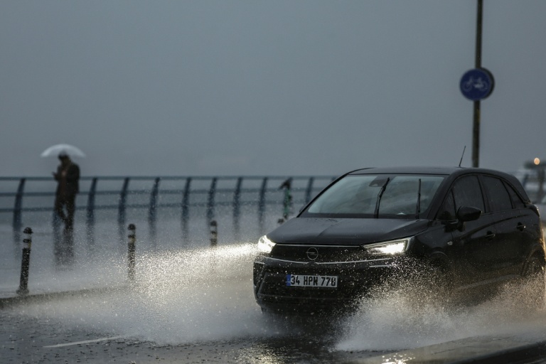 Three dead as Istanbul sees heaviest rainfall in 80 years