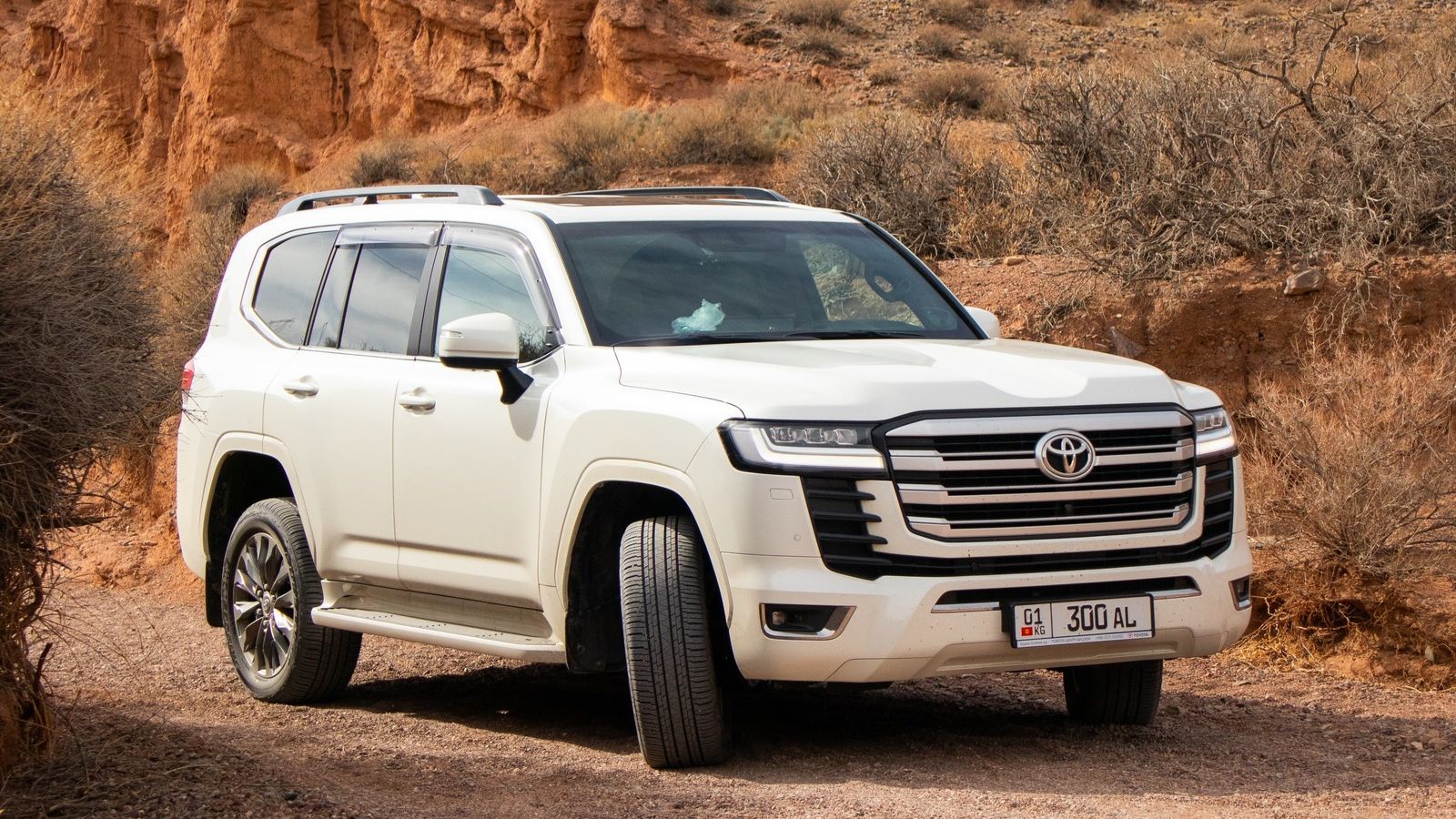 Toyota recalls 6,721 Land Cruisers in Canada after fuel connection ...