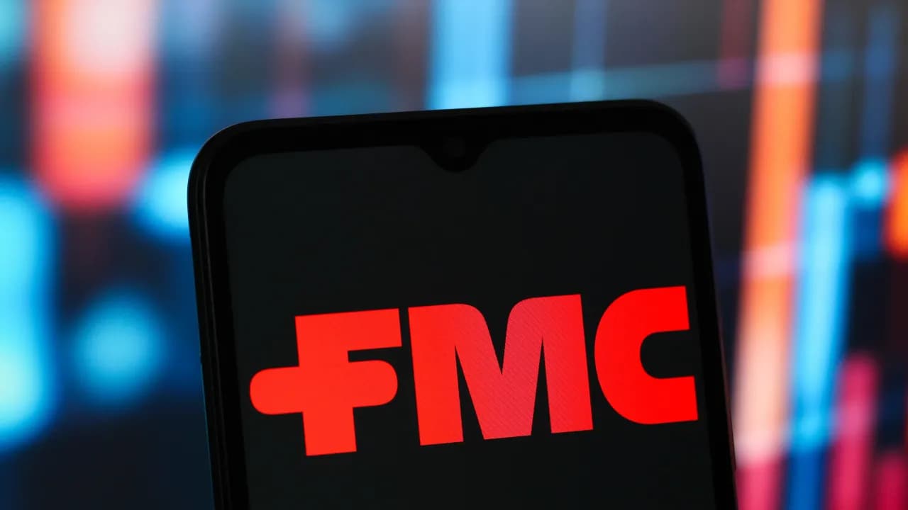 FMC stock crashes 33% on massive earnings downgrade – Citi expects ...