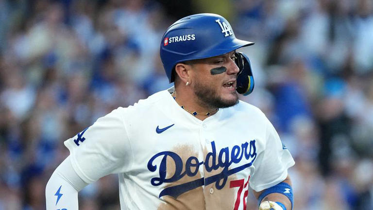 Miguel Rojas is getting rightfully roasted for fate-tempting cleats as ...