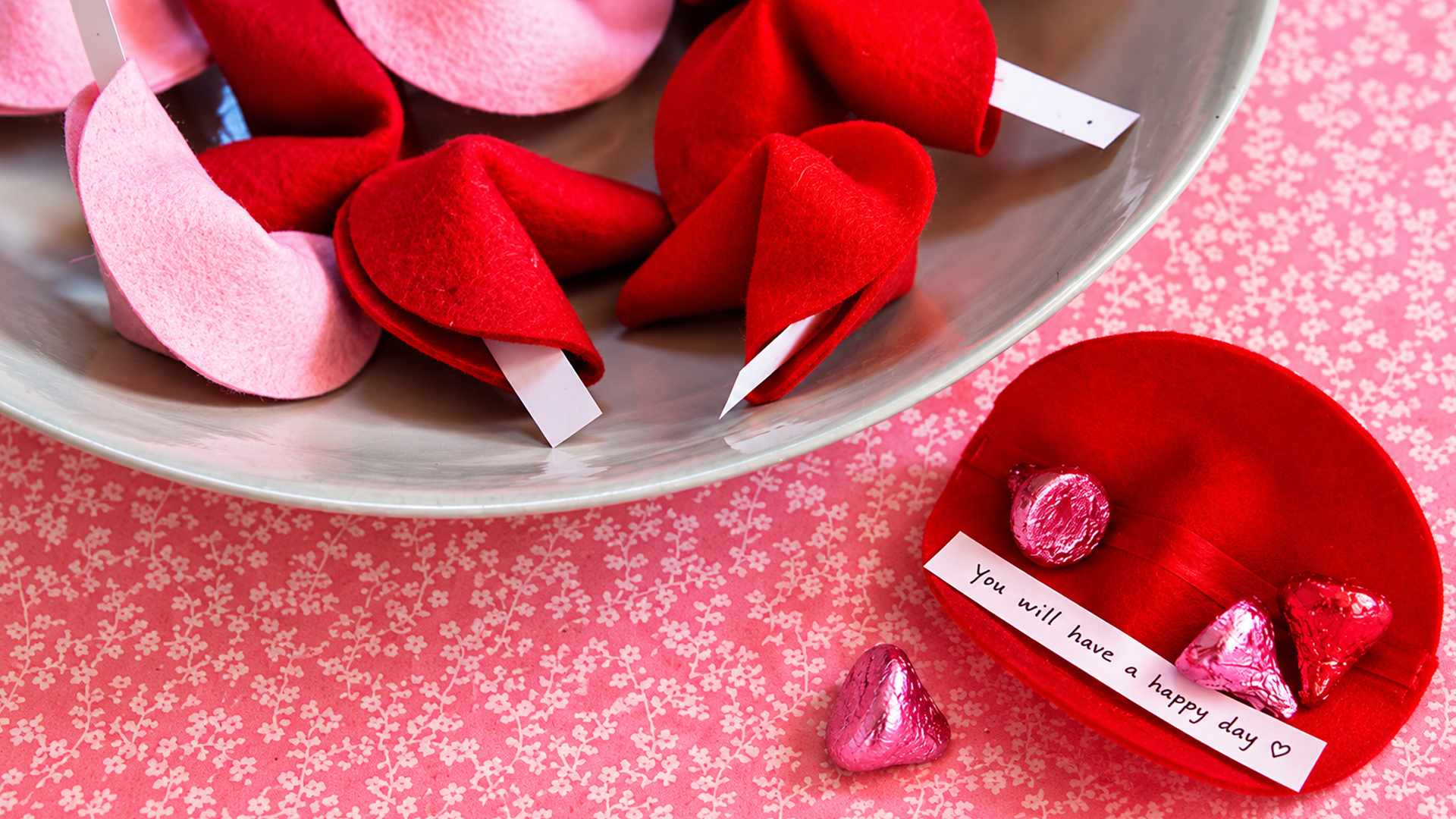 Make adorable DIY felt fortune cookies with hidden messages