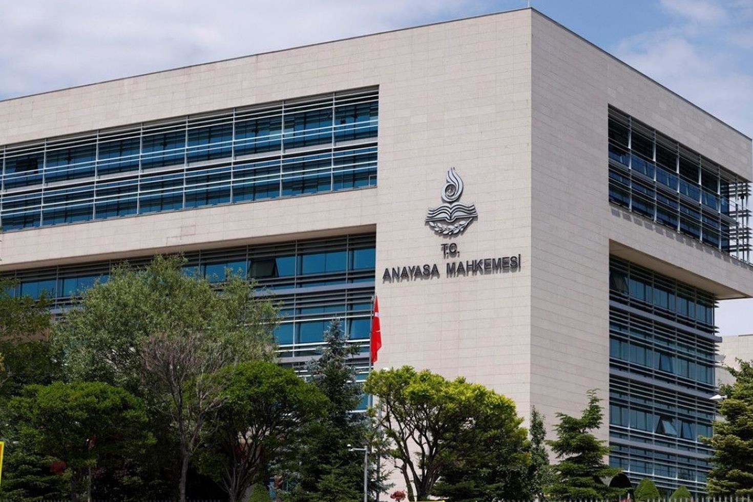 AYM, 26 parti için harekete geçti! Suç duyurusunda bulunulacak