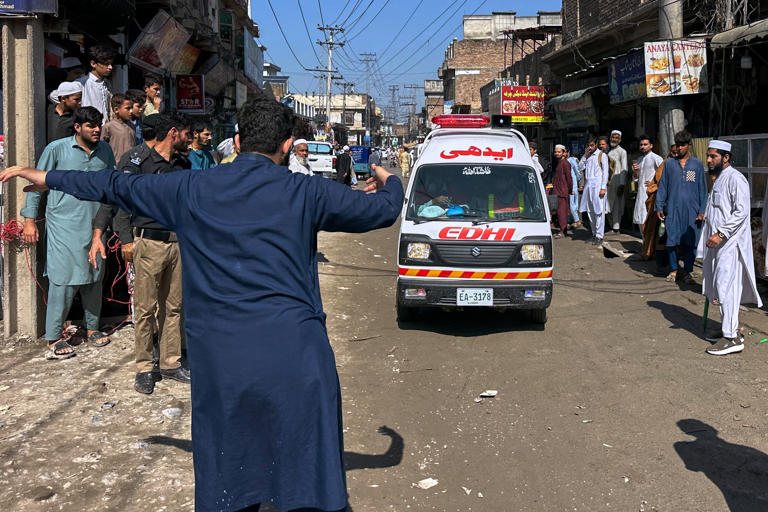 At least 35 dead, more than 50 injured in Pakistan school roof collapse