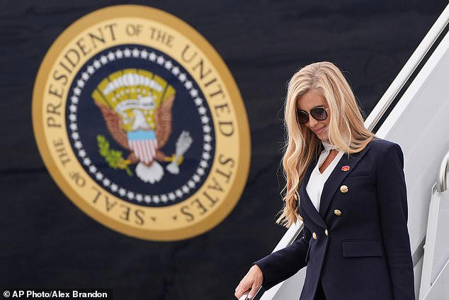 Trump's new press secretary faces scrutiny over her credentials