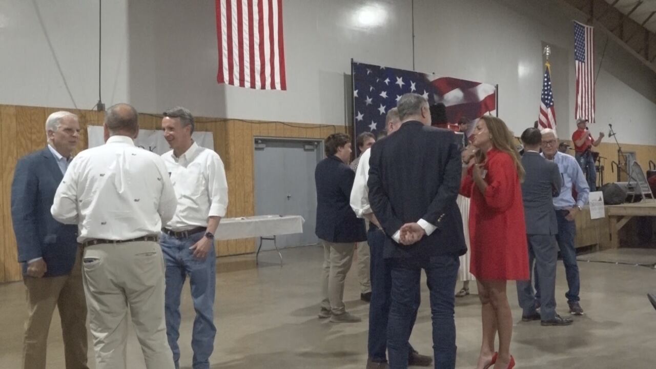 Senator Mark Obenshain holds 21st annual oysters with Obenshain event