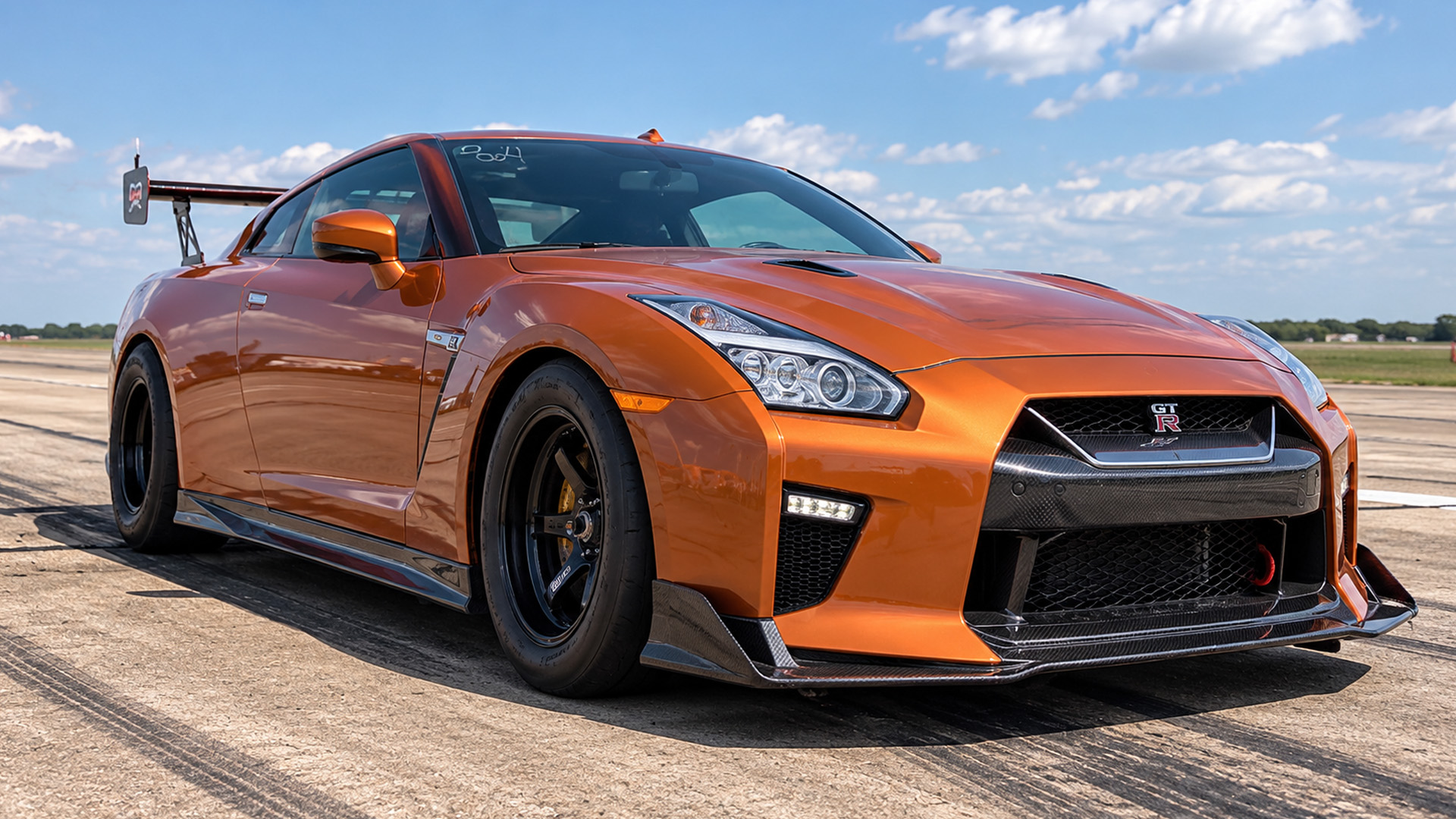 2000 HP Nissan GT-R R35 built for high-speed acceleration
