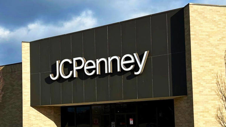 JCPenney’s $48 soft fleece boxing club hoodies are now just $7