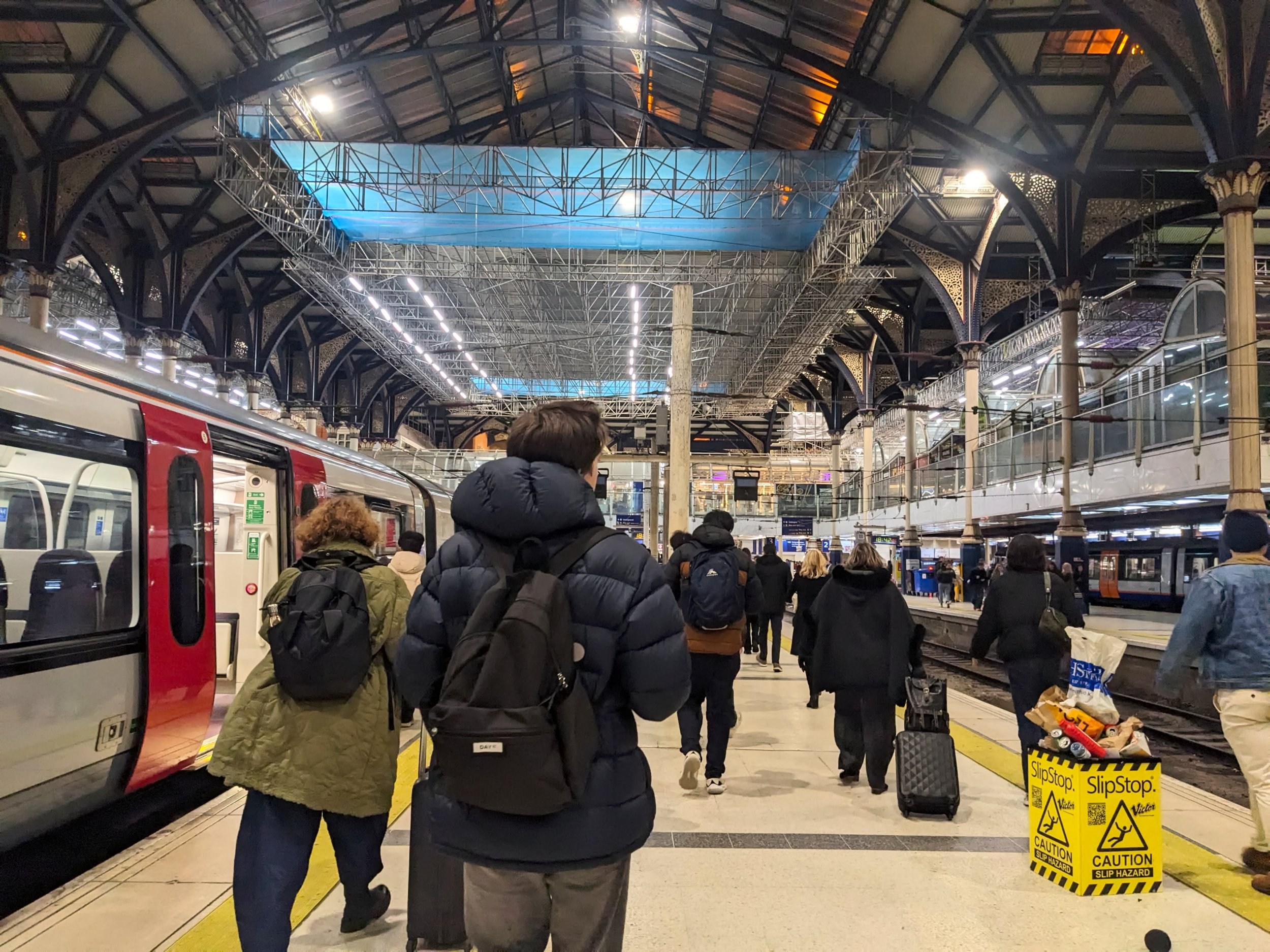 Train crashes into buffer at major London station