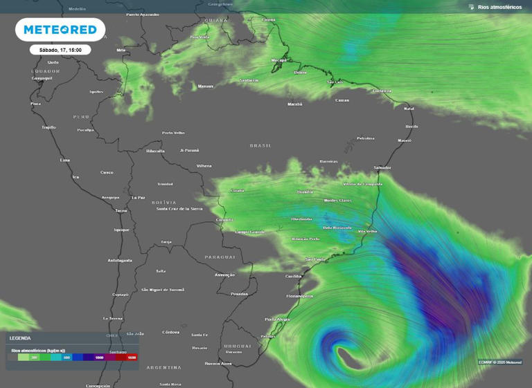 Fluxo de umidade sobre áreas do Centro-Oeste, Sudeste e Nordeste do Brasil.