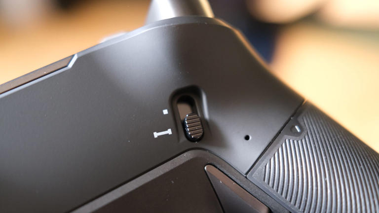 This surprise pro PS5 controller reminds me of the PS4, in the very ...