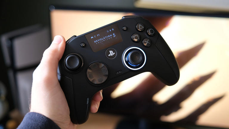 This surprise pro PS5 controller reminds me of the PS4, in the very ...