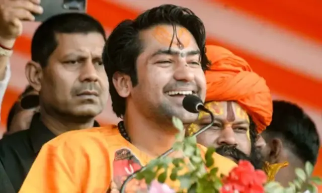 Youth movement against addiction gains momentum during Bageshwar Dham ...