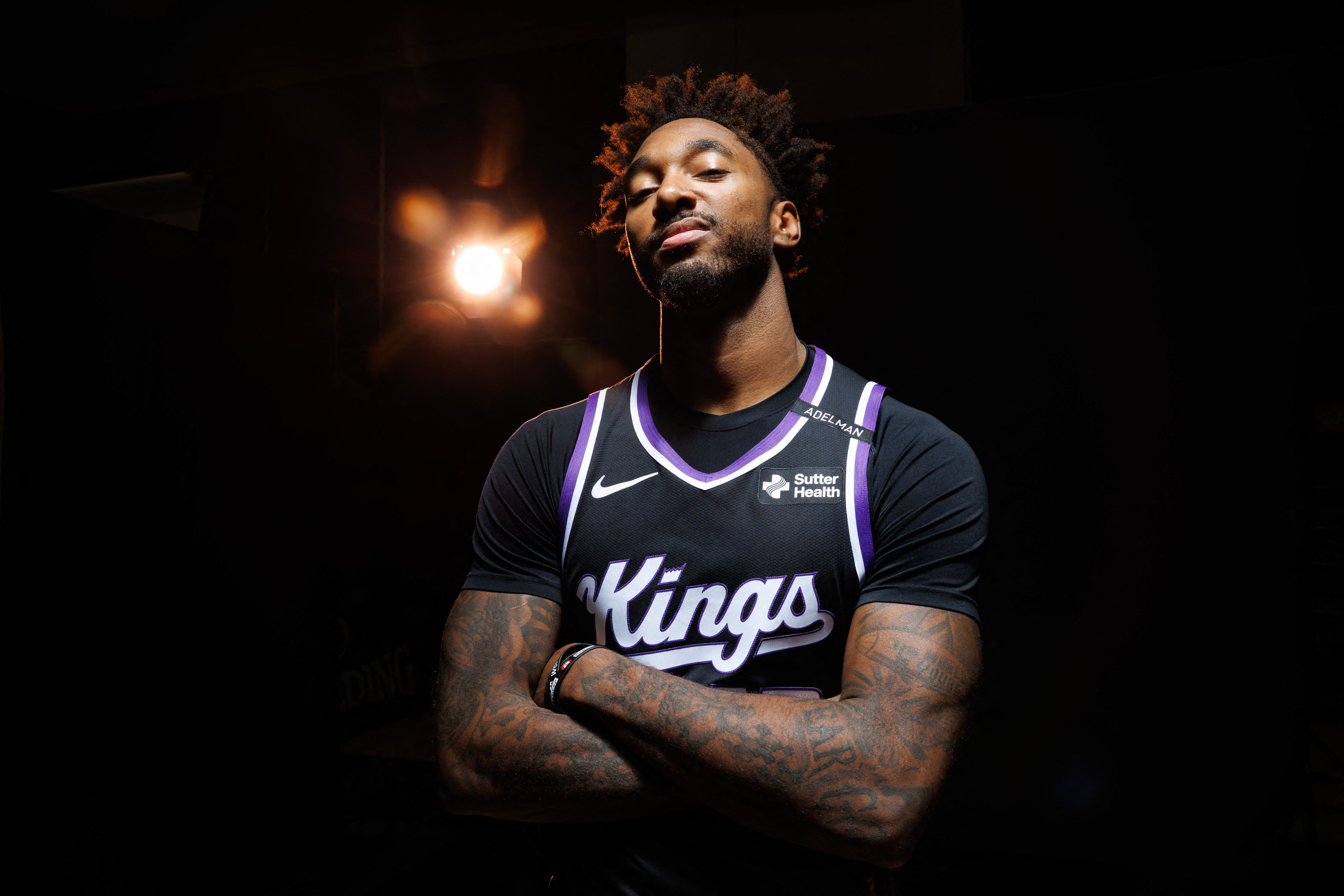 Kings convert Leaky Black to two-way contract