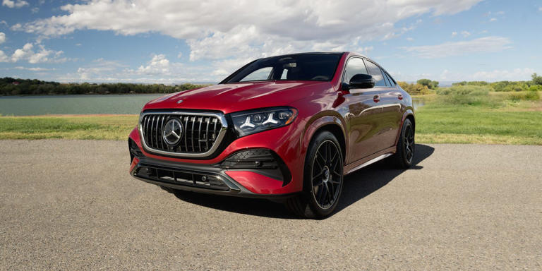 2027 Mercedes-AMG GLE 53 hybrid is a 577-hp family hauler