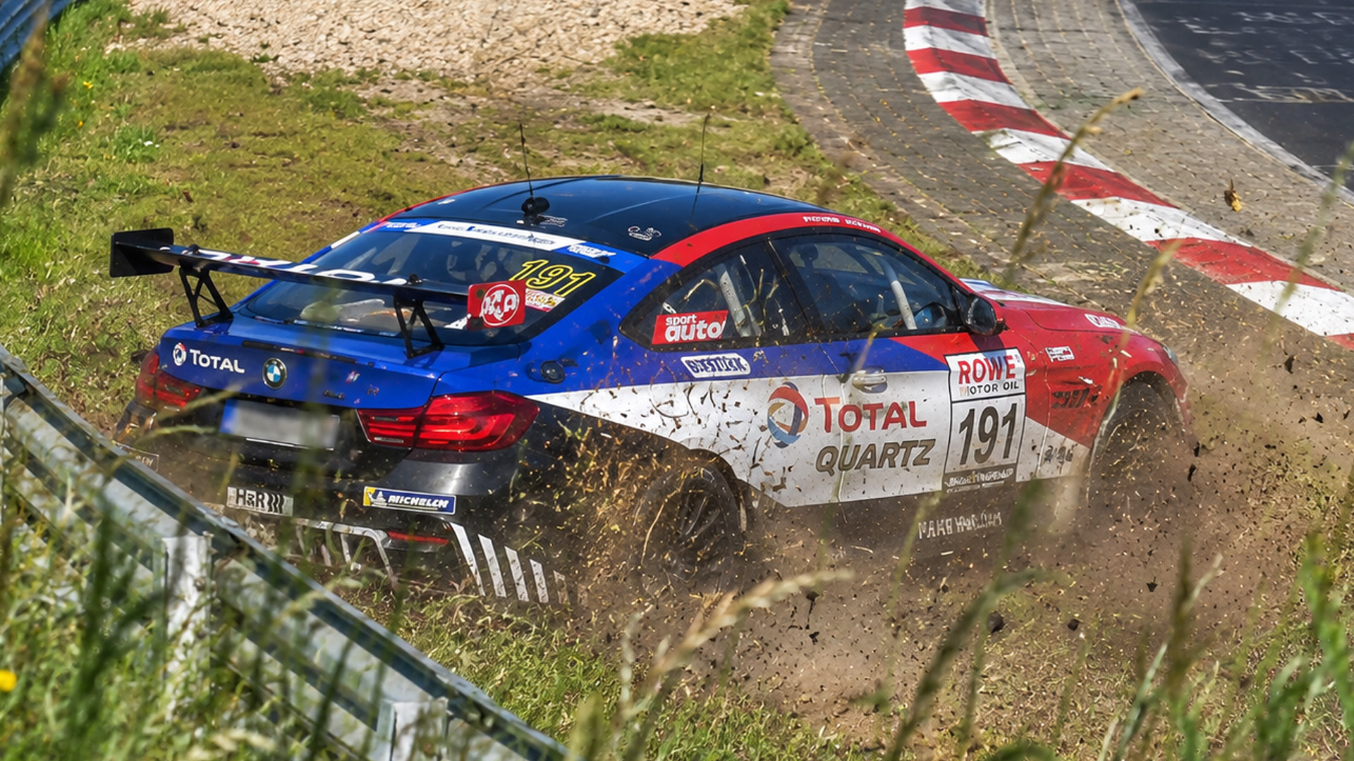 Crashes and spins disrupt Nürburgring NLS 4 Nordschleife racing
