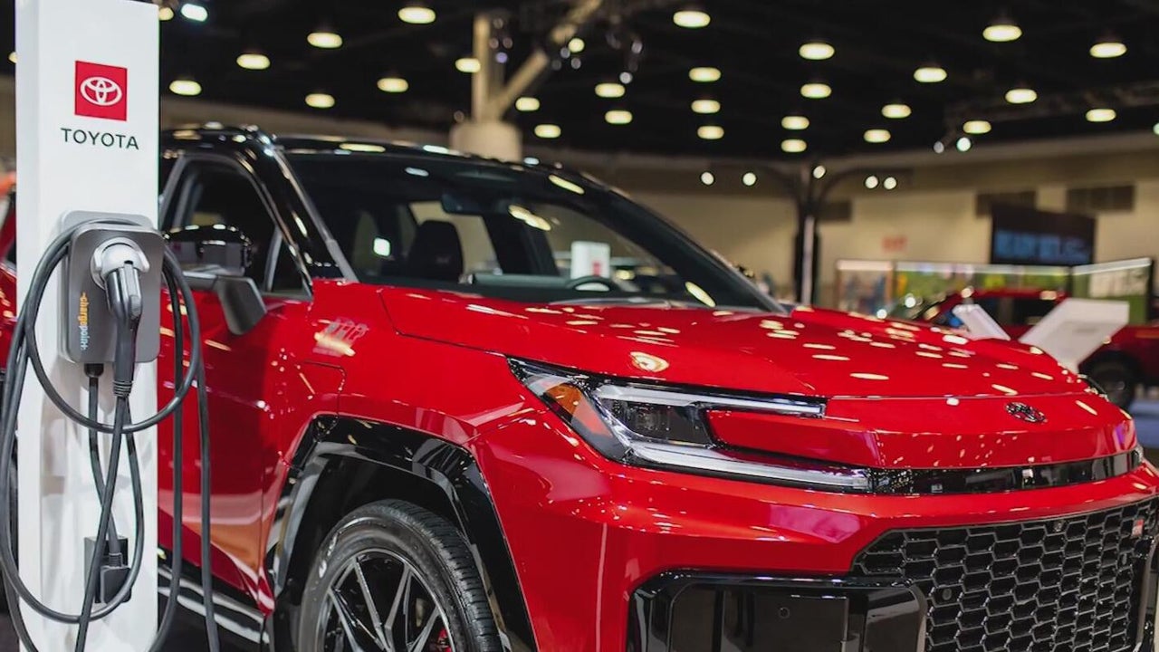 Toyota recalls 30,000 hybrid Rav-4 SUVs