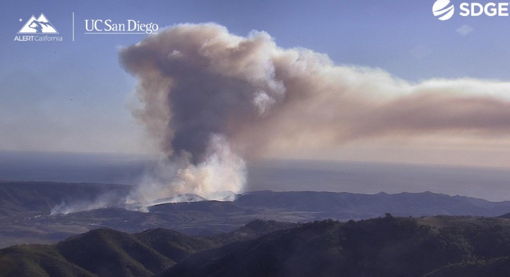 Fast-moving brush fire burns hundreds of acres at Camp Pendleton, nears ...