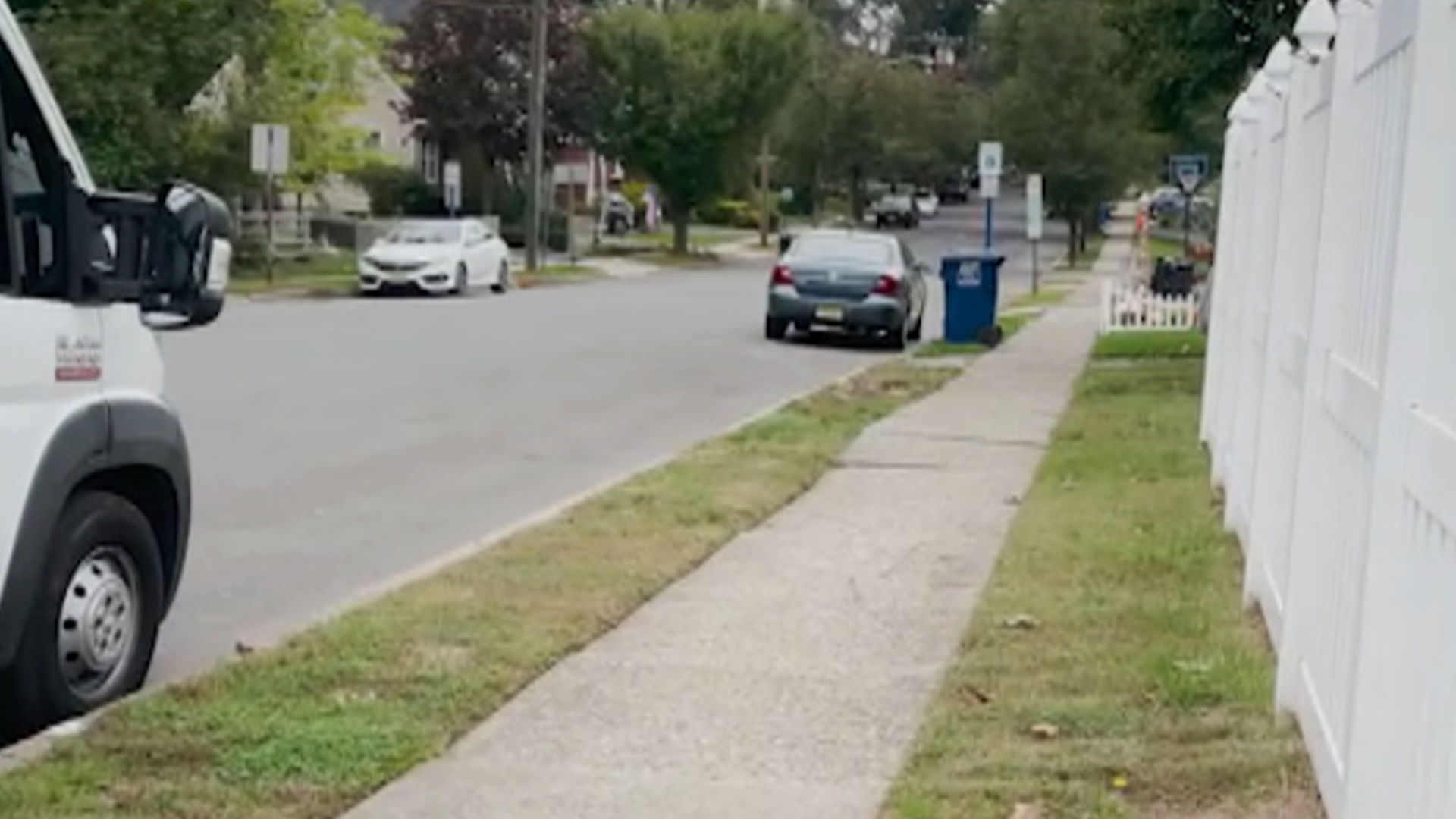 Woman confronts neighbor for speaking Spanish | Neighborhood Wars