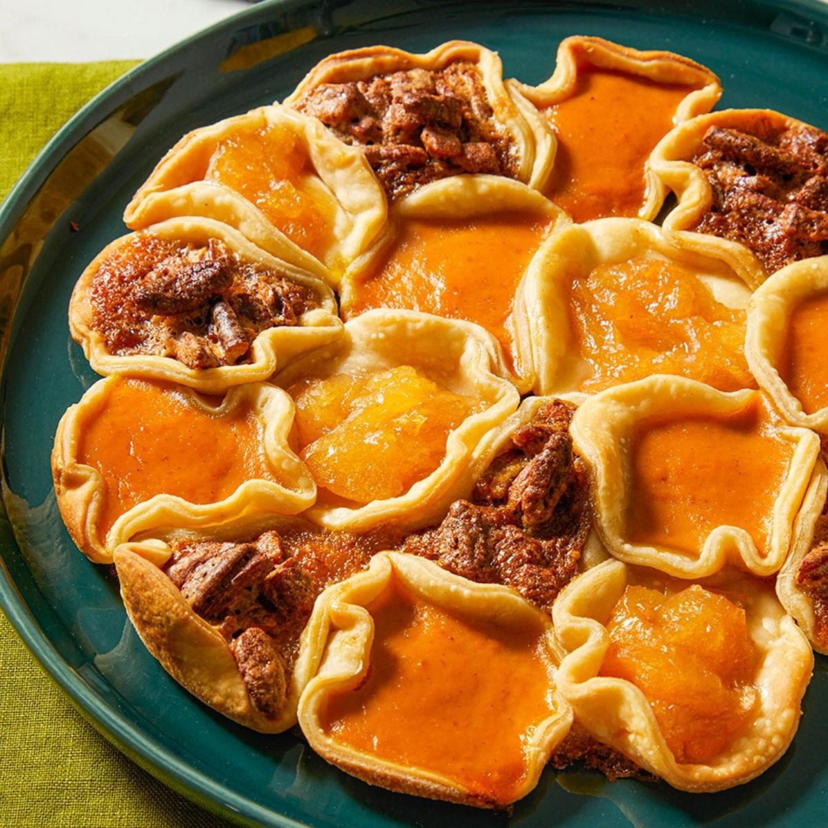 Thanksgiving pull-apart pie