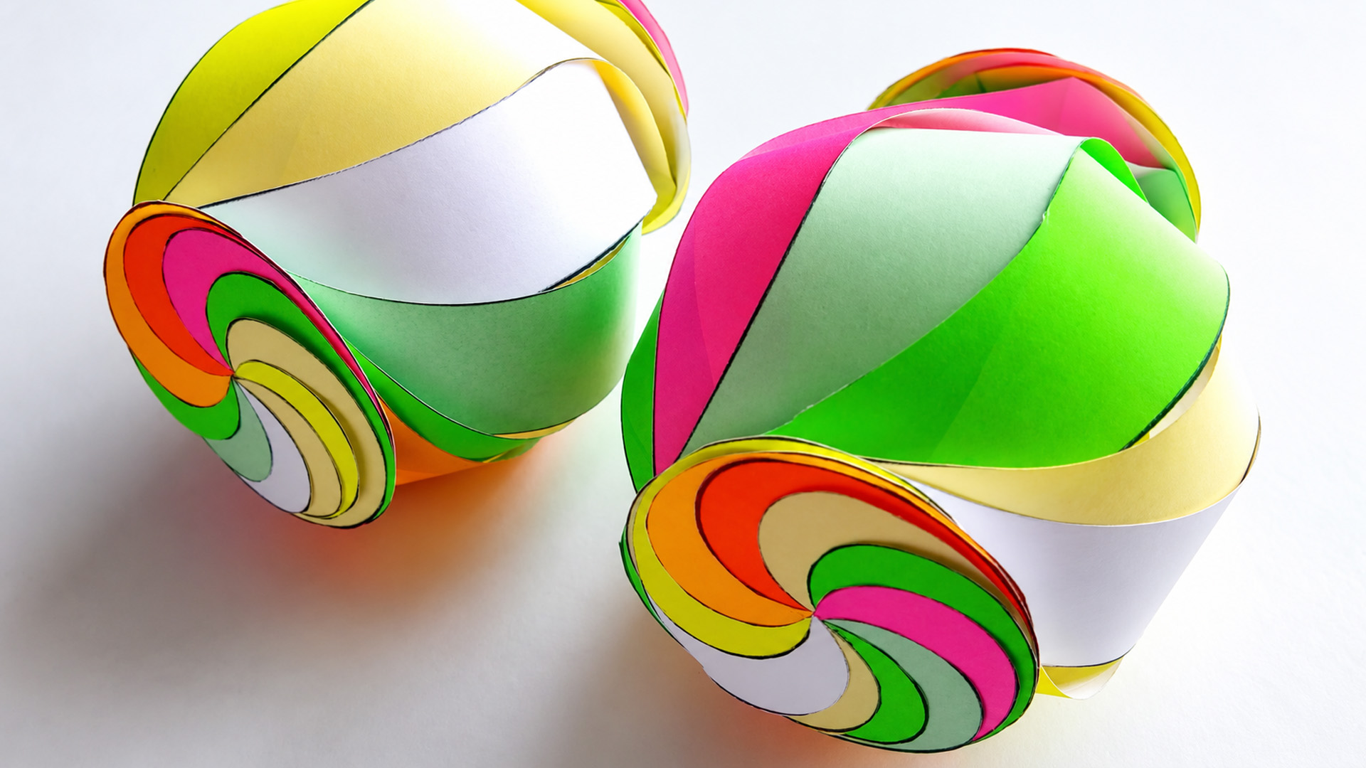Easy step-by-step tutorial for a colorful DIY paper lantern