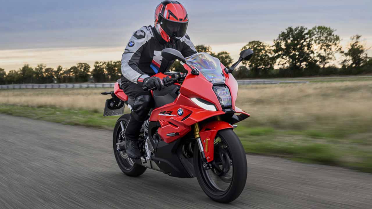 BMW F 450 RR debuterer med pris tæt på Aprilia RS 457 og satser på ...