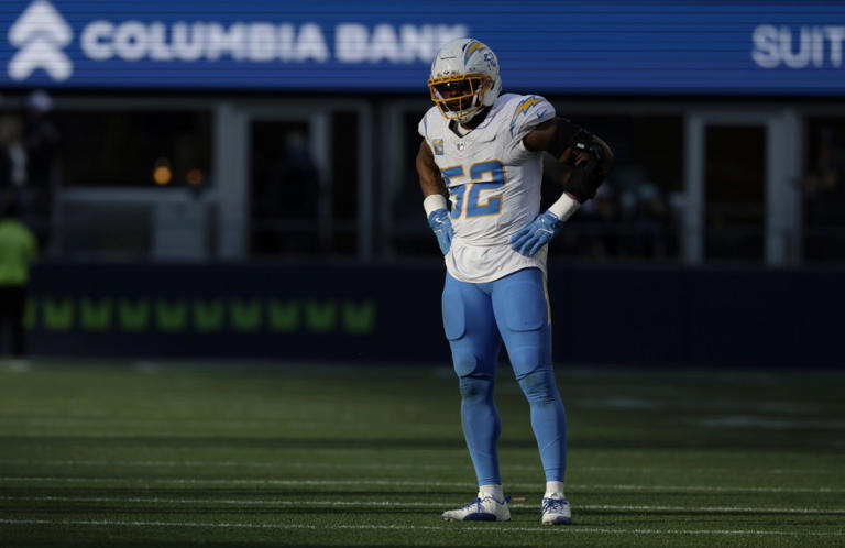 Khalil Mack remains faithful to winless Chargers amid trade rumors