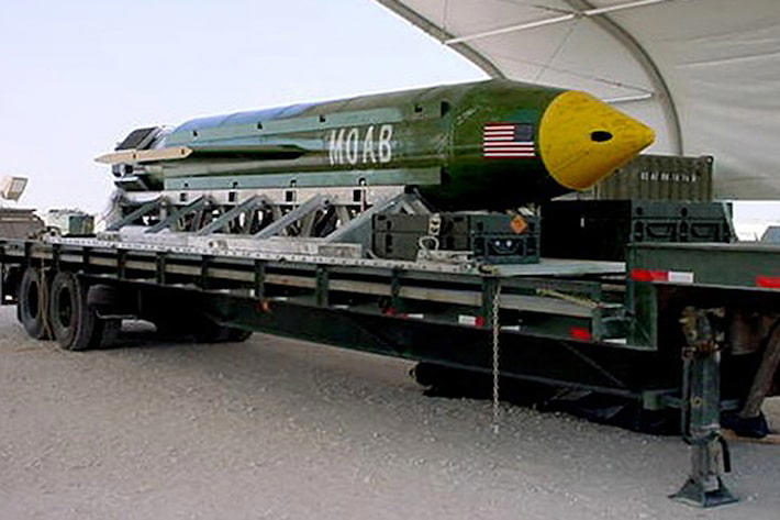 Bomba não nuclear GBU-43/B Massive Ordnance Air Blast Bomb (MOAB) é cogitada para atacar Montanha Pickaxe, no Irã, segundo a CNN americana Foto: U.S. Department of War
