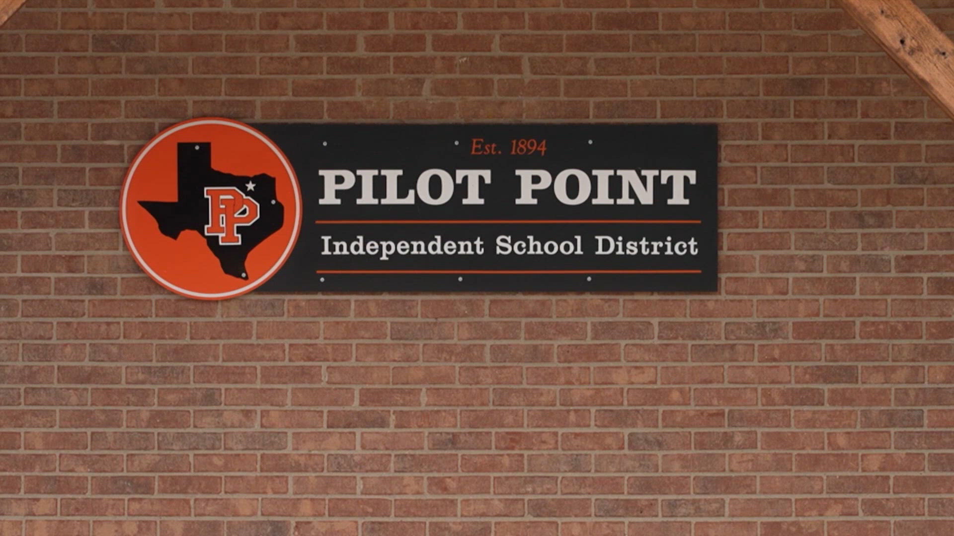 Pilot Point superintendent, police chief placed on leave