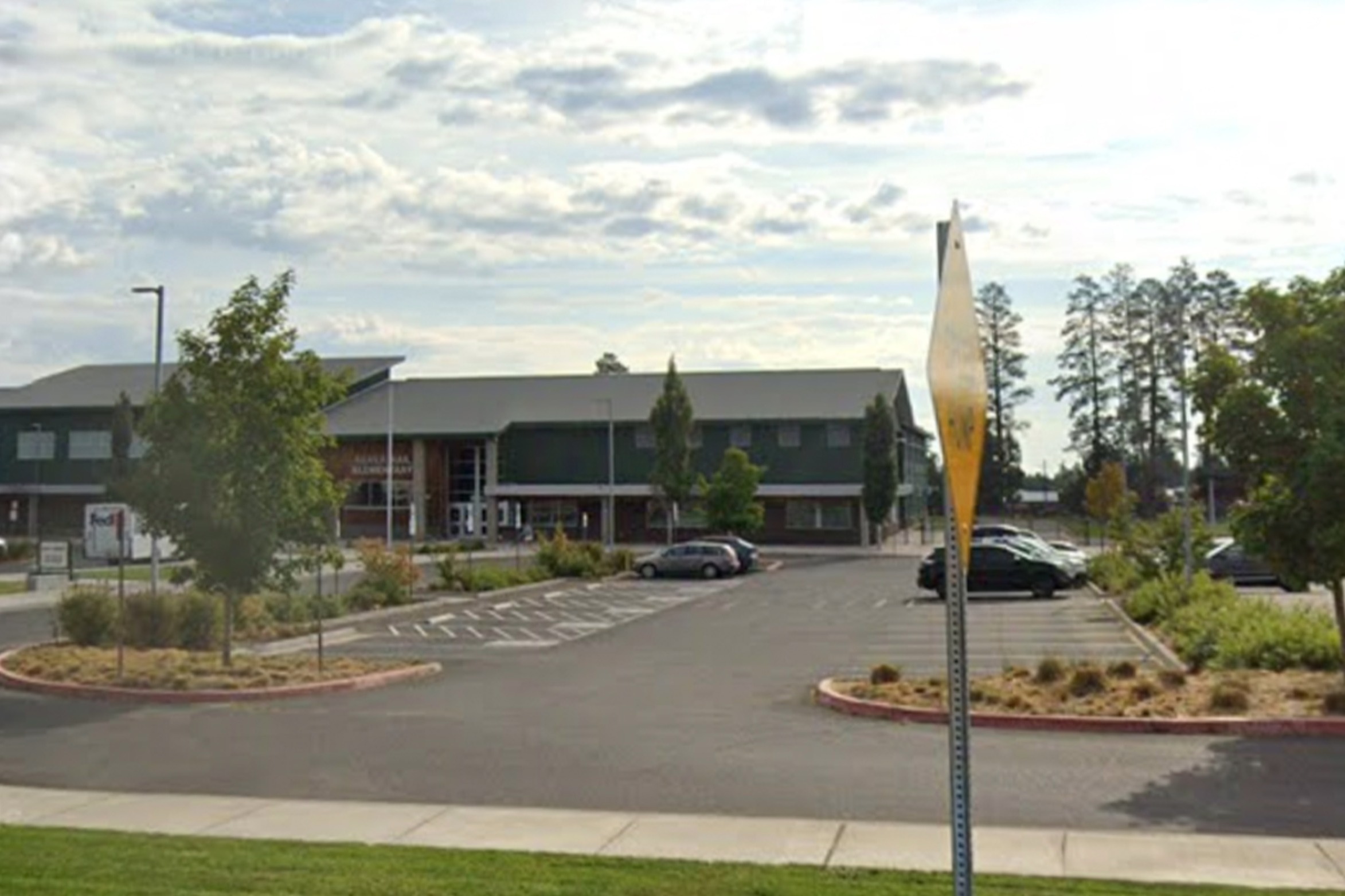 Oregon elementary school on lockdown after active shooter report