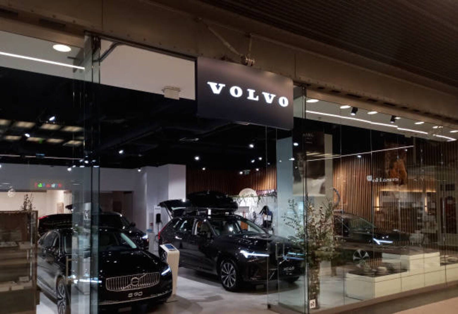 Volvo expands partnerships with NVIDIA on automated driving