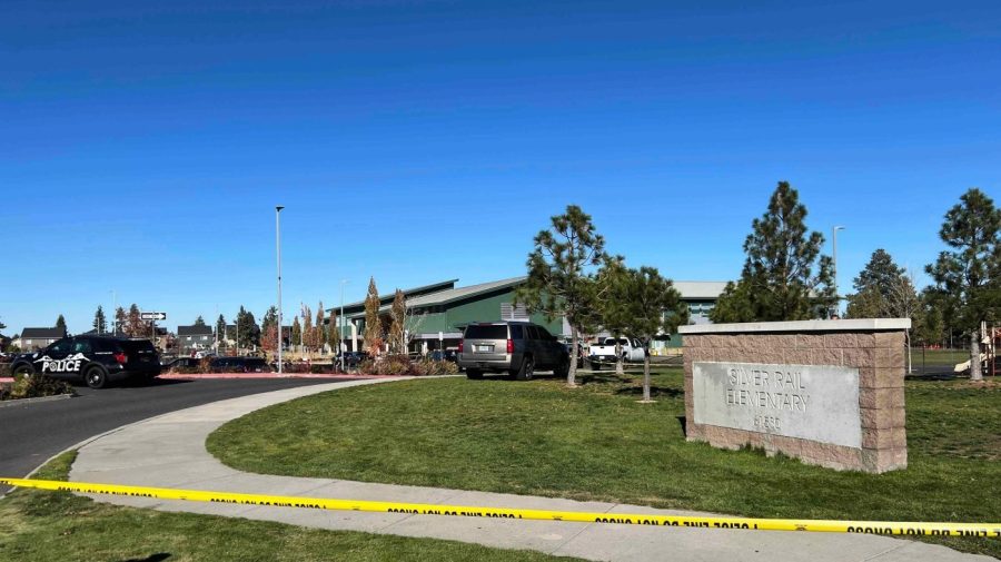 5 dead, including suspect, after Oregon elementary school shooting